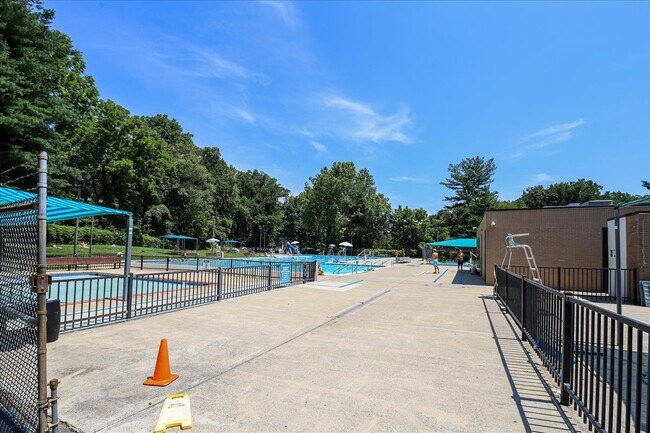 Building Photo - 6705 Hillandale Rd