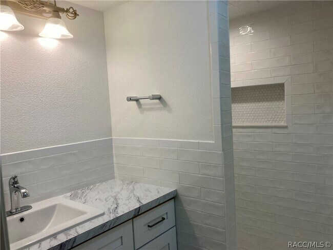 Building Photo - 11499 W Bayshore Dr