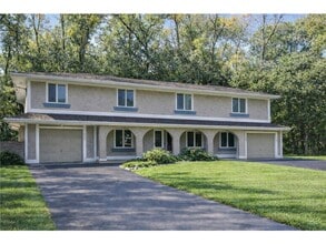 Building Photo - 5420-5422 Mallard Ln