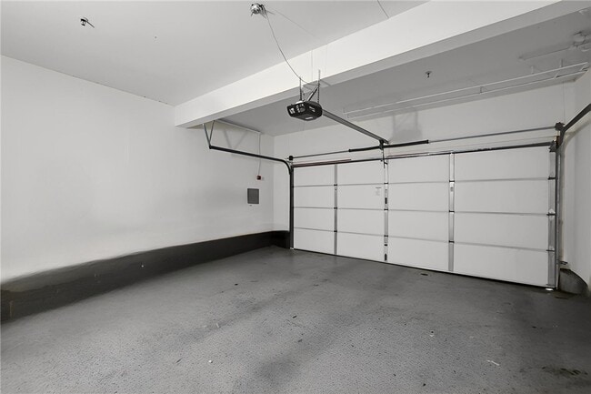 Building Photo - 73 Cartier Aisle