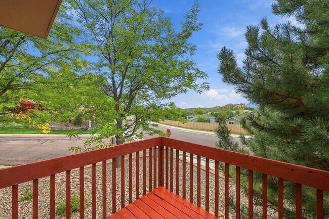 Building Photo - 2027 Bristlecone Dr