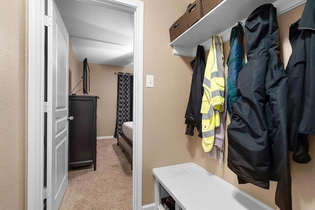 Building Photo - 2912 Day Star Dr