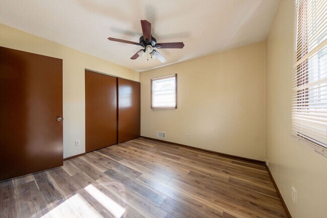 Building Photo - Recently-renovated home perfect for family