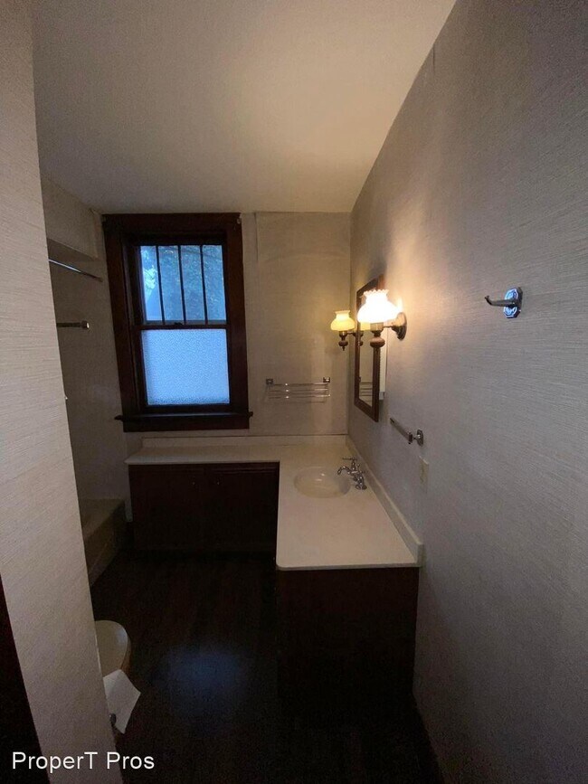 Building Photo - 4 br, 3 bath House - 802 West Franklin Street