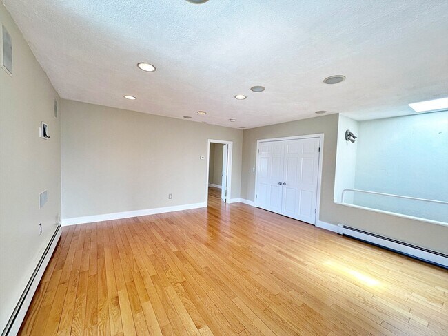 Building Photo - 141 Webster St