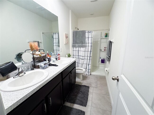 Building Photo - 2922 Boxwood Grove Row