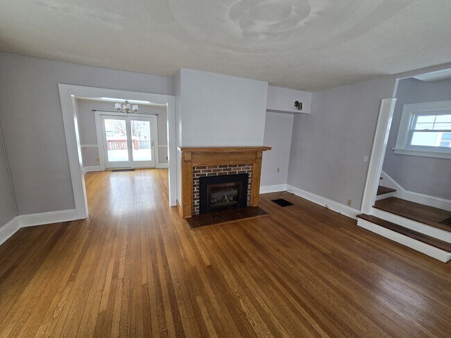 Building Photo - 232 Nichols Ave