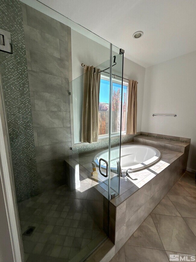 Building Photo - 2070 Blue Boy Ln