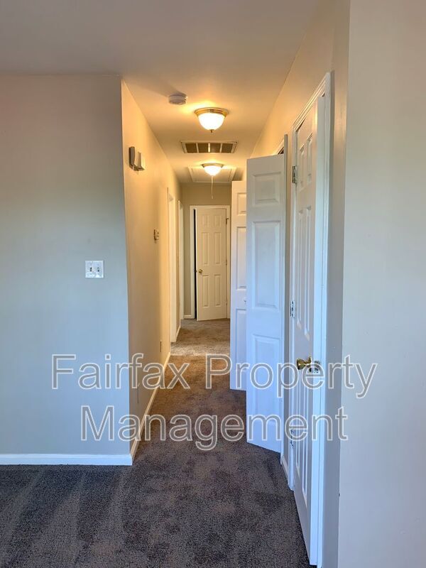 Building Photo - 1807 Fidelity Dr