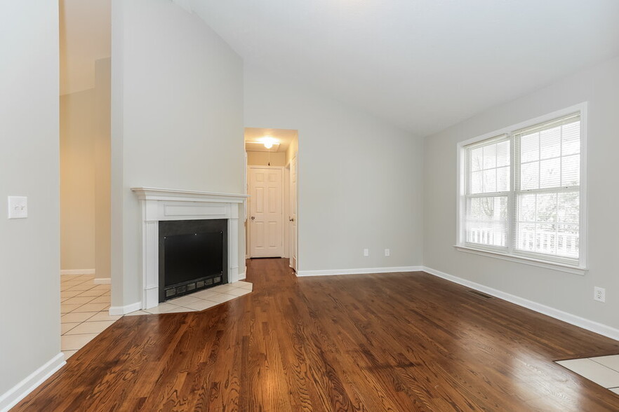 Building Photo - 1202 Oldstone Ct