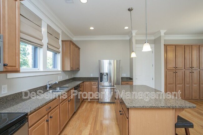Building Photo - 3866 Somers Ln