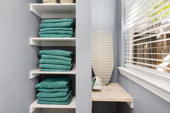 Building Photo - 12805 Westpark Dr