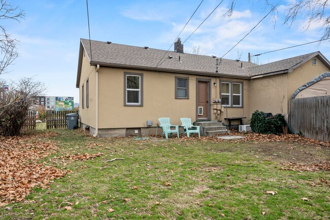 Building Photo - Enjoy a move-in ready home with brand new ...