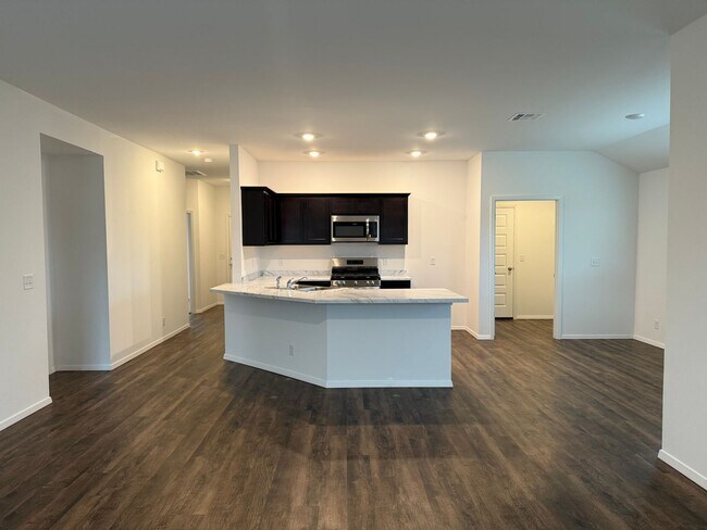 Building Photo - Welcome to your beautiful new 3 bed 2 bath in Coweta!