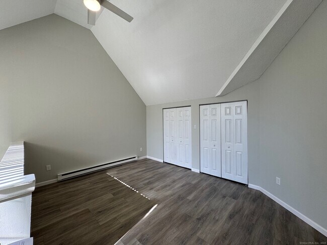 Building Photo - 181 Loomis Dr