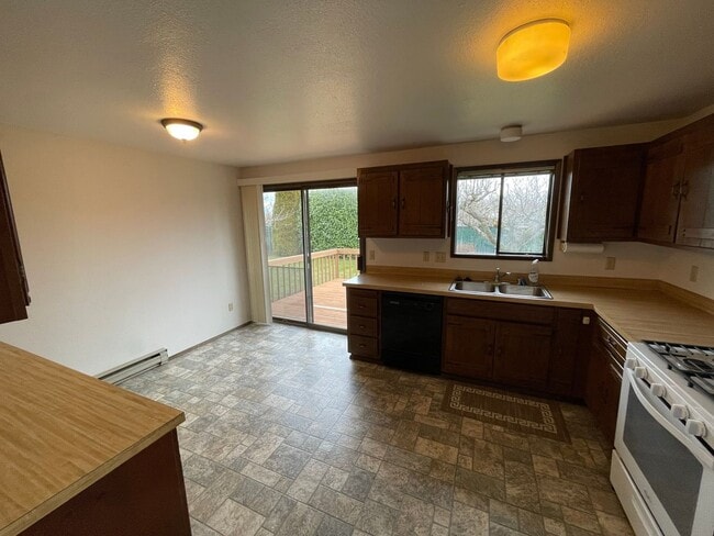 Building Photo - 3801 37th Dr