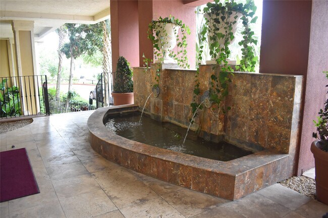 Building Photo - 1711 Old Spanish Trl