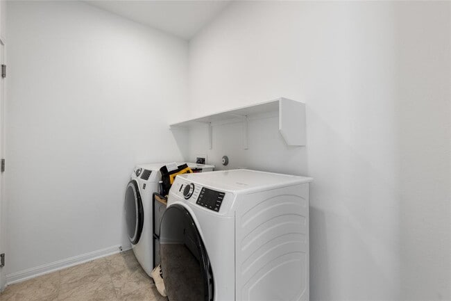 Building Photo - 751 Papaya Dr