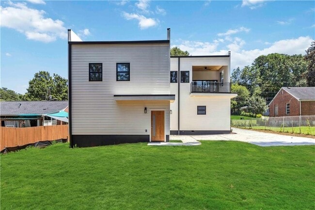 Building Photo - 1554 Columbia Cir