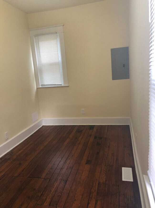 Building Photo - 239 N Tacoma Ave