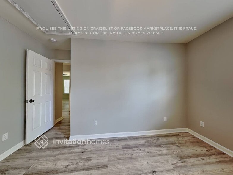 Building Photo - 3920 Laurel Glen Dr