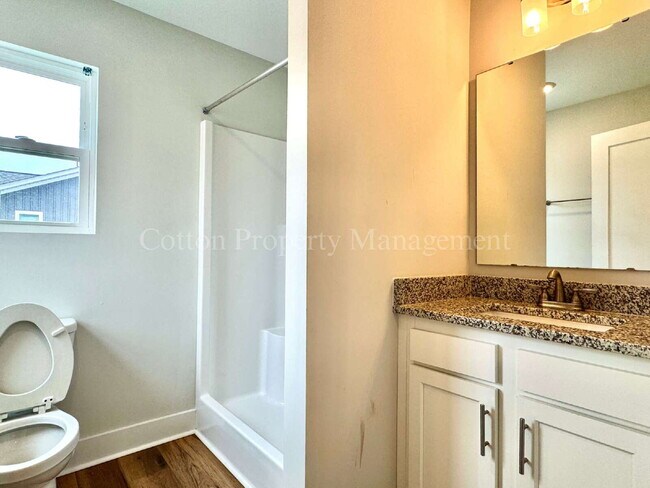 Building Photo - Modern 3BR/2.5BA Townhome | $2,100/mo. | P...