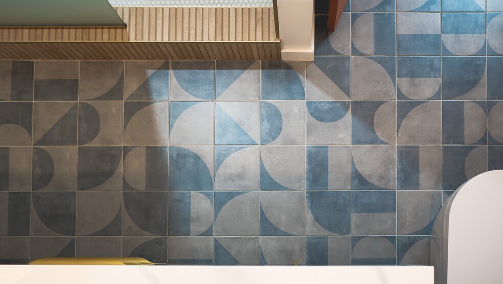 Close up of tile in Bathroom - 2323 Magnolia St