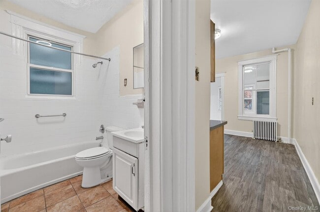 Building Photo - 52 Groshon Ave