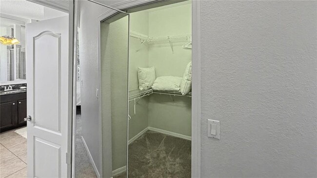 Building Photo - 6673 Helmsley Cir