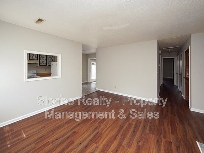 Building Photo - 204A Miami St