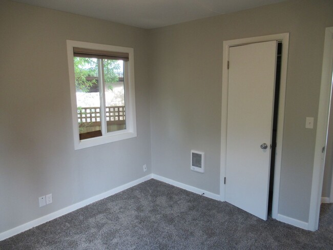 Building Photo - Totally Remodeled 2 Bedroom