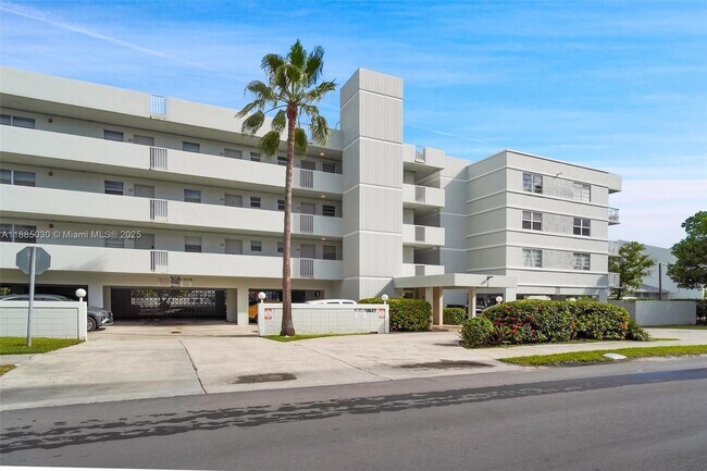 Building Photo - 3527 NE 168th St