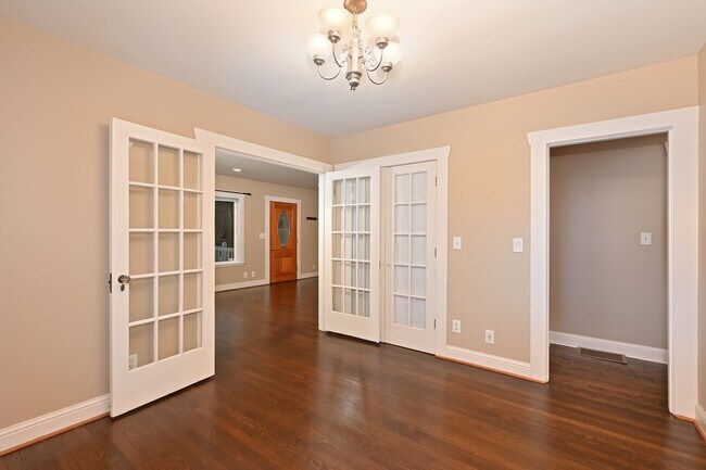 Building Photo - Charming 3 Bedroom/2 Bath Craftsman Home for Lease in Phinney/Greenlake