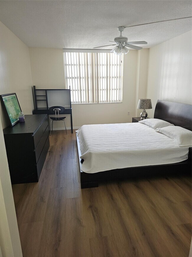 Building Photo - 2750 NE 183rd St