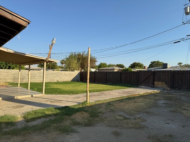Building Photo - 82077 Santa Rosa Ave