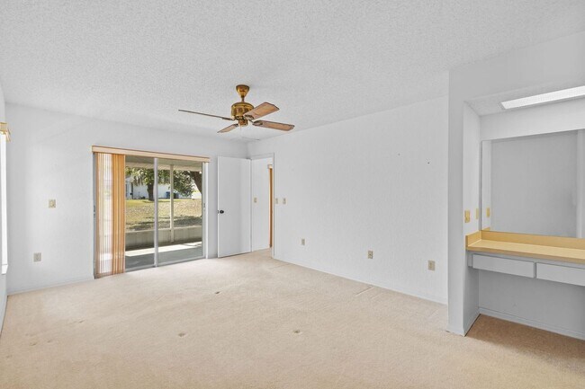Building Photo - 1247 Venetia Dr