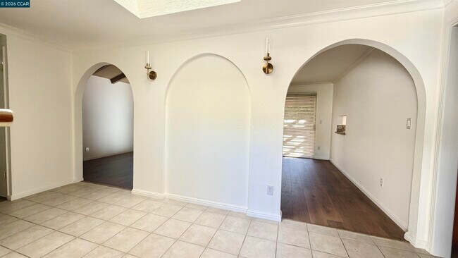 Building Photo - 3941 Campolindo Dr