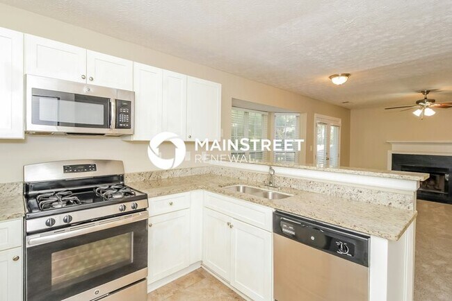 Building Photo - 4 Bedroom Pet-Friendly Home in Austell, GA with Main Street Renewal