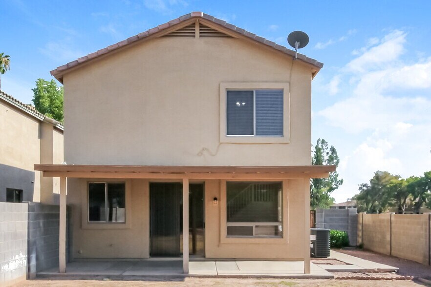 Building Photo - 1410 E June St