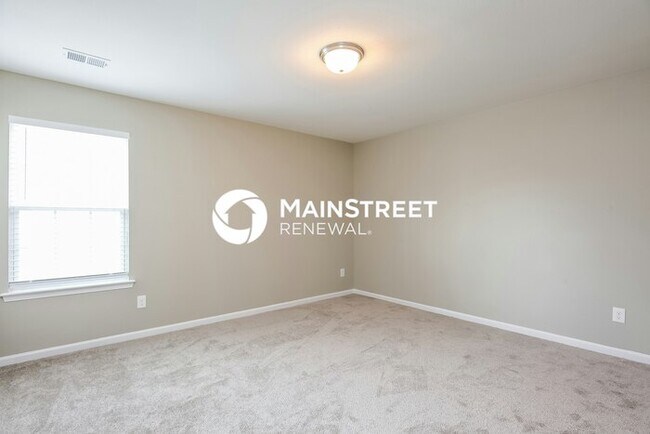 Building Photo - 4 Bedroom Pet-Friendly Home in Greensboro, NC with Main Street Renewal