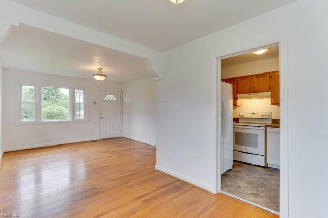 Building Photo - 7725 Fayver Ave