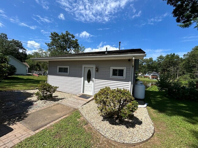 Building Photo - 153 Cottage Rd