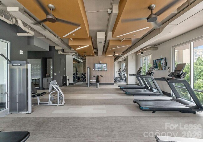 Building Photo - 500 W Trade St