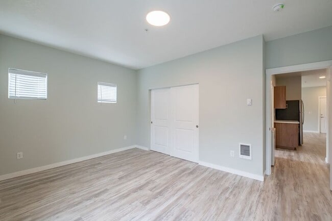 Building Photo - 13001 S Crompton Lane