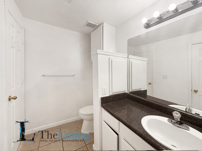 Building Photo - 3714 Palm Desert Ln