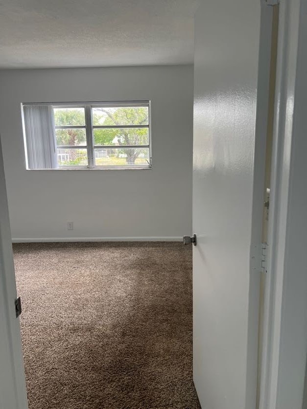 Building Photo - 374 Sunshine Dr