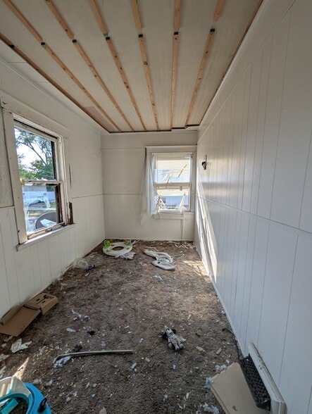 Building Photo - 422 S Louisa St