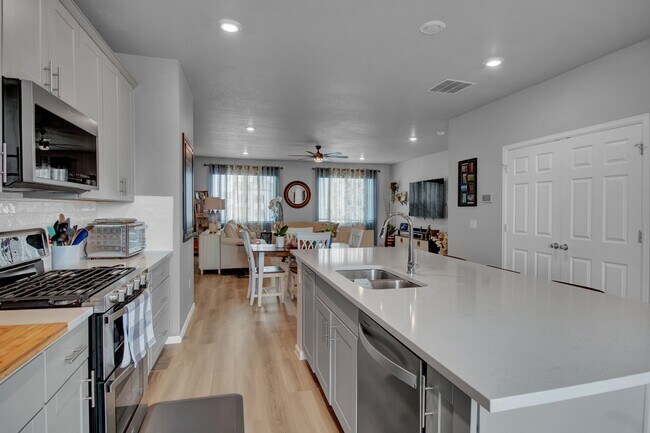 Building Photo - 12121 W 57th Dr