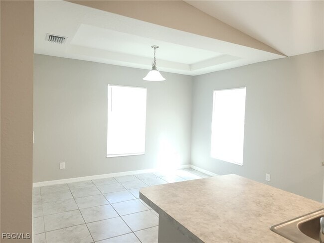 Building Photo - 2718 5th St SW