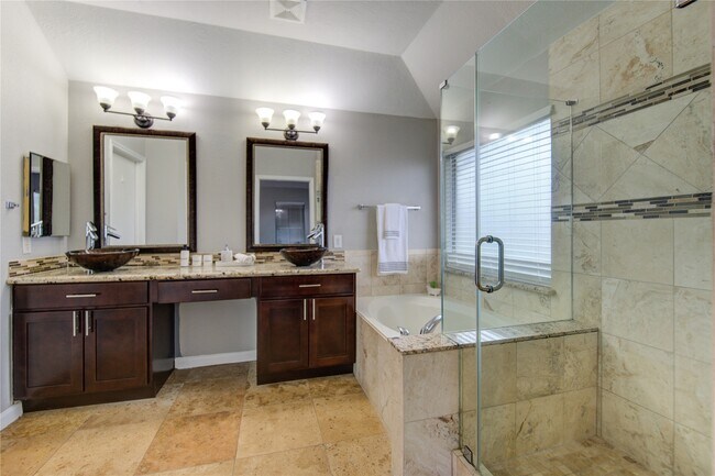 Building Photo - 14802 Newton Falls Ln